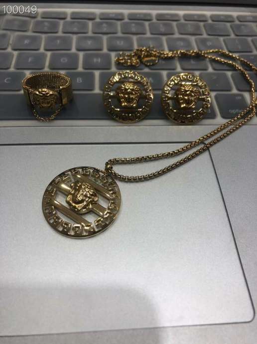 Picture of Versace Sets _SKUVersacesuits10186717225